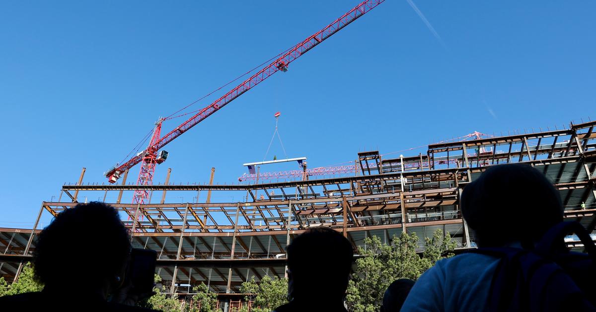 UK hosts ceremonial ‘topping out’ of new Rankin Health Education Building