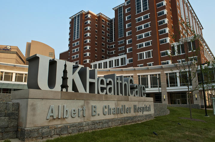 photo of exterior of UK Chandler hospital