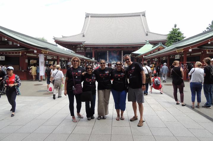 photo of members of the Exec MBA group outside of the Asakusa Temple in Tokyo    