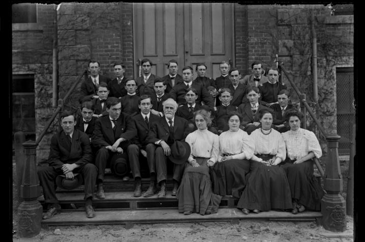 black and white photo of Professor James White's calculus class in 1906-07