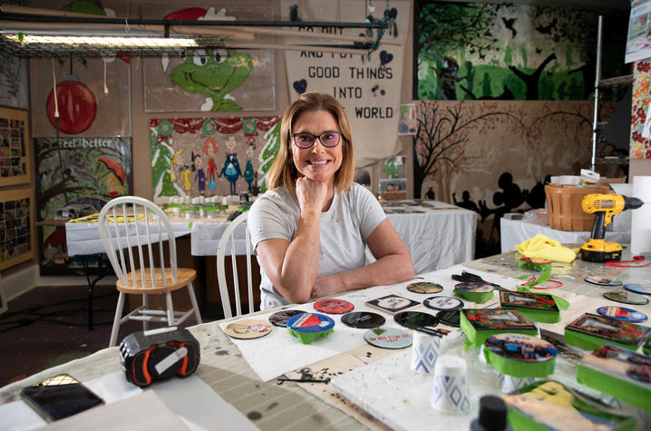 photo of Debbie Van Leeuwen in her home studio