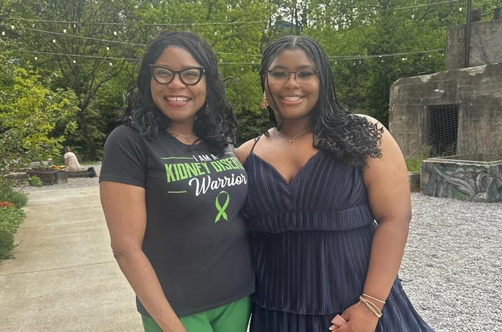 Image of Ashley Holt with her daughter Niyah