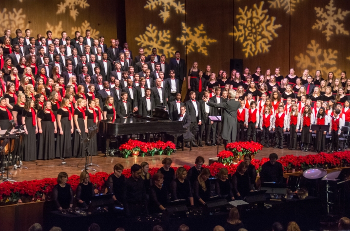 photo of combined choirs at "Collage" 2015