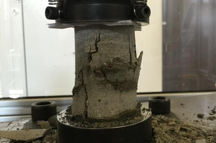 photo of mortar cylinder test