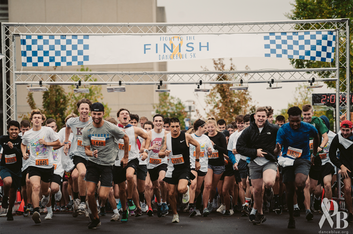 Runners at front of 5K race