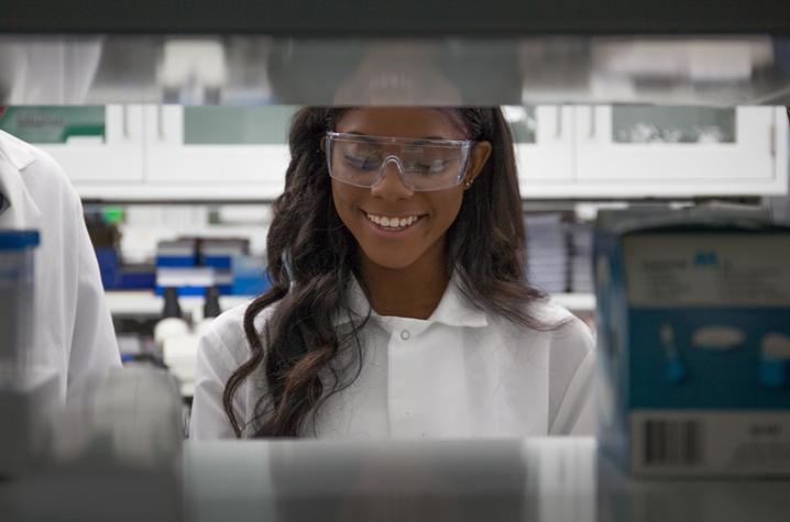 photo of student in lab