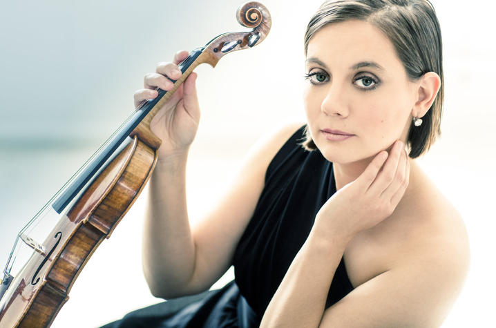 photo of Francesca Anderegg holding violin