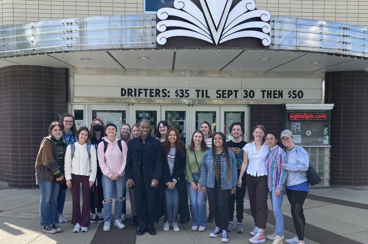 photo of AAD 390 class with Whit Whitaker in front of The Lyric