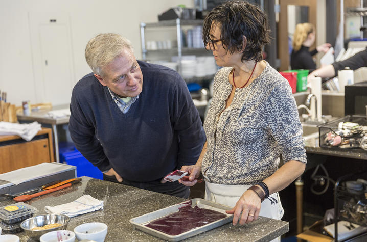 Photo of Taria Camerino and Dietmar Krautwurst at the ISN Symposium