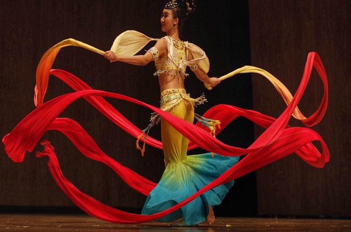 photo of Inner Mongolian dancer