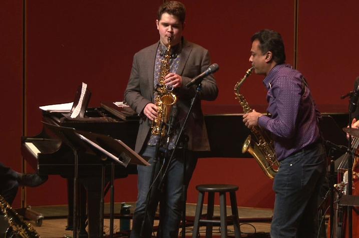 photo of Kirby Davis and Rudresh Mahanthappa play saxophones in masterclass