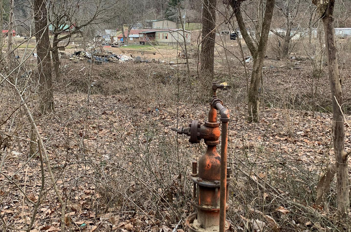 Orphaned gas well in Breathitt County, Kentucky drilled in 1940. 