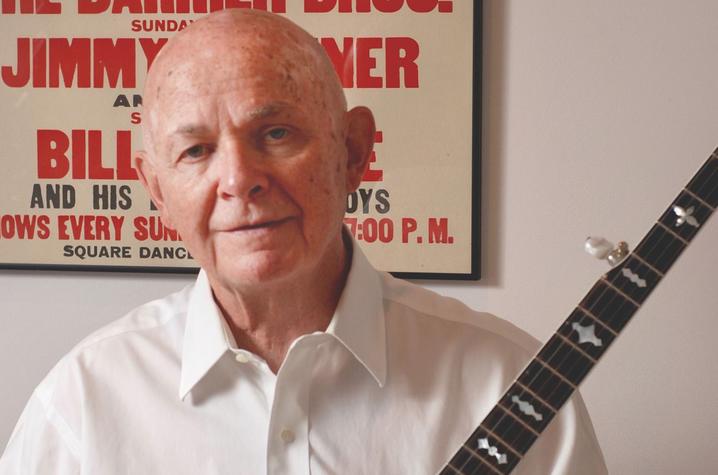 photo of Neil Rosenberg with banjo