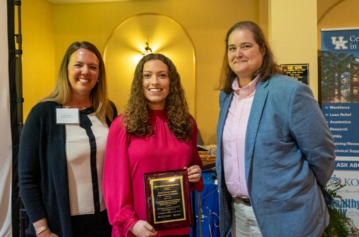 Perry County Central High School student accepts award 