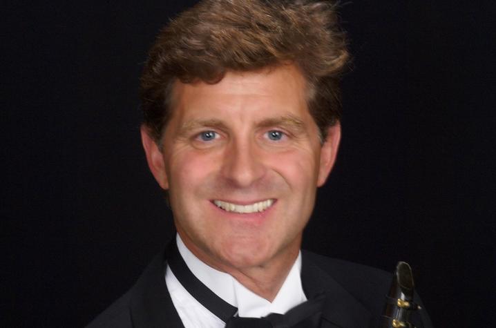 headshot of Scott Wright with clarinet