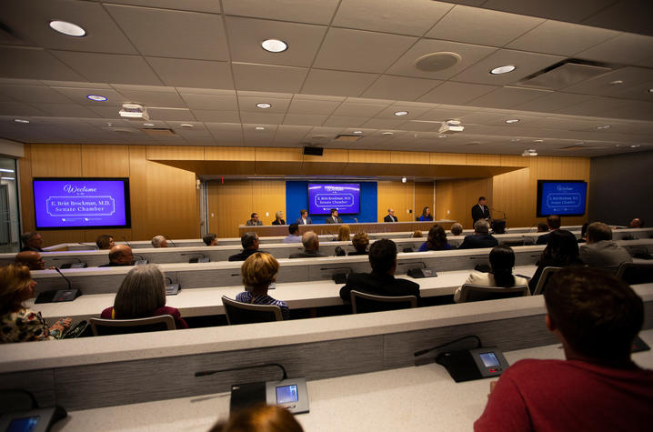 photo of interior of Senate Chamber