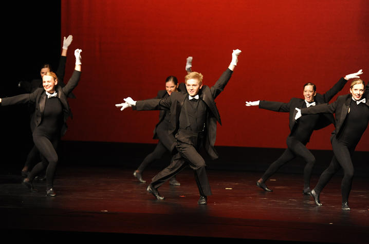 photo of Patrick Garr dancing with 4 females from UK Dance concert