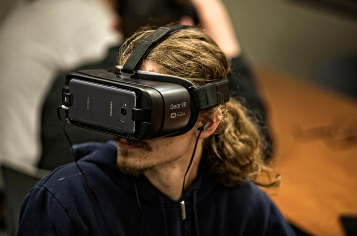 Virtual Reality Headset 