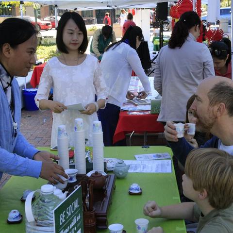 photo of father and son at 2017 Confucius Institute Day booth