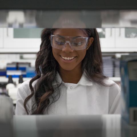photo of student in lab