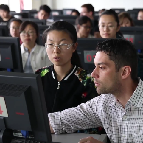 photo of Peter Kekenes-Huskey teaching at a Chinese university