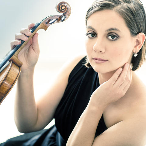 photo of Francesca Anderegg holding violin
