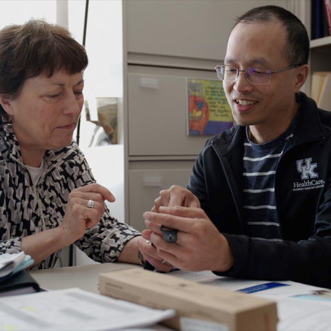 Dr. Kelly (left) and Dr. Chih (right) 