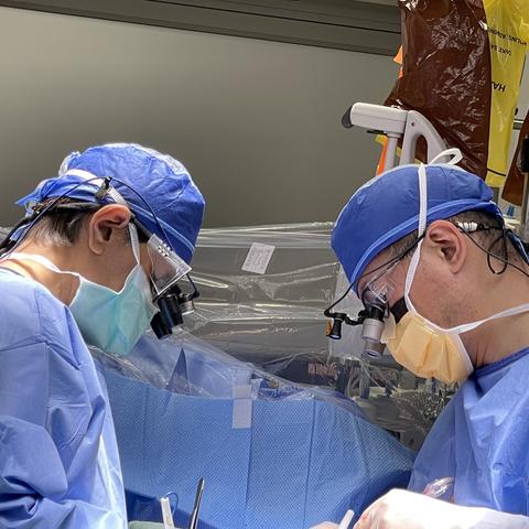 image transplant surgeons in surgery