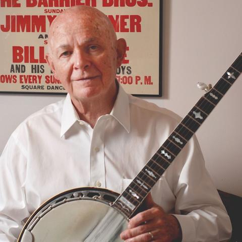 photo of Neil Rosenberg with banjo