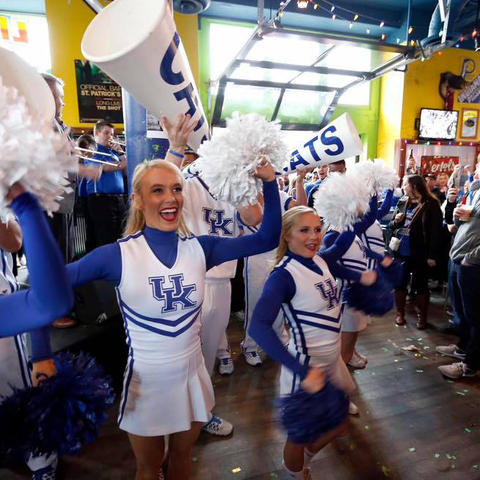 Cheer the Cats in Memphis