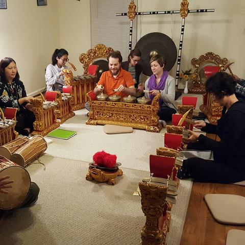 photo of UK Balinese Gamelan Angklung Ensemble rehearsal