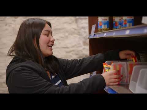 Thumbnail of video for Kentucky, Louisville renew rivalry to combat campus food insecurity 