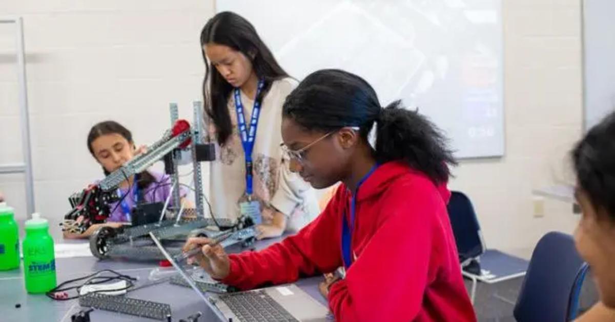 Final spots available for UK’s STEM Camps for middle, high school students