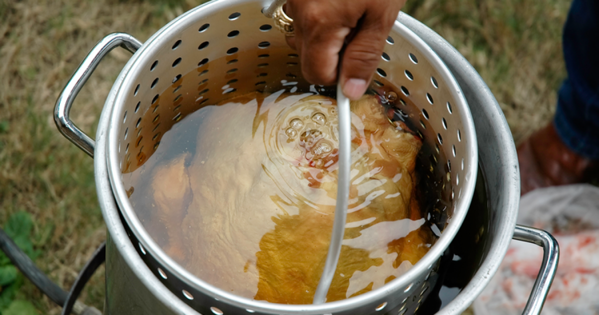 show video of 1000 ways to die frying a turkey