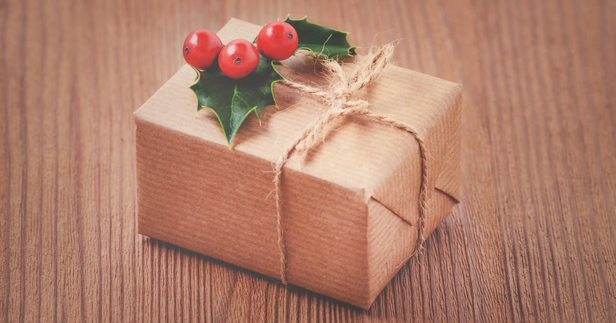 Keep America Beautiful® on X: #HolidayTip: Reuse newspaper or paper bags  in place of wrapping paper, which can be recycled afterward! In most  circumstances, if wrapping paper is metallic, has glitter on