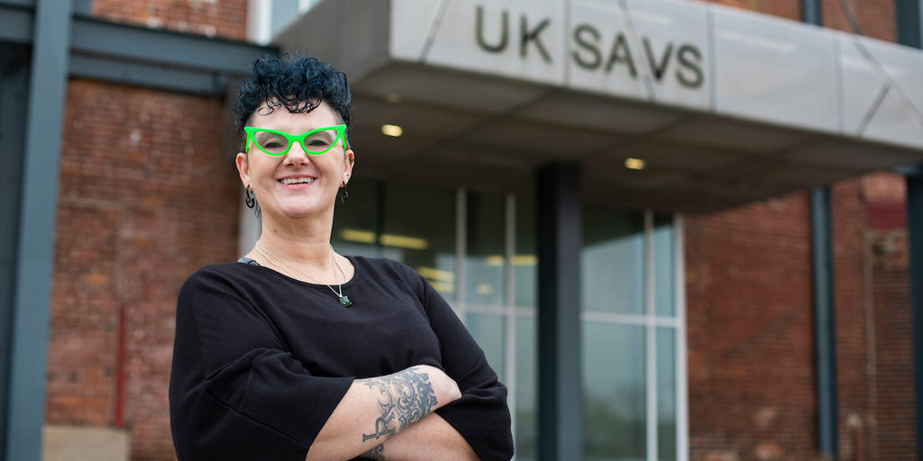 UK HealthCare Employee Perseveres Through Pandemic, Cancer Diagnosis to Earn Art Degree - Vimarsana News