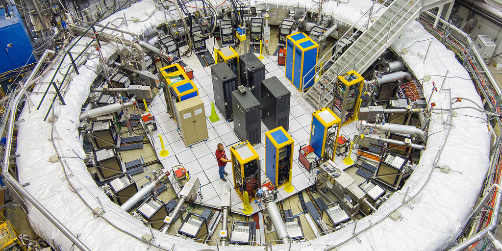 UK Physics students, faculty contribute to latest findings in groundbreaking Fermilab experiment - Vimarsana News