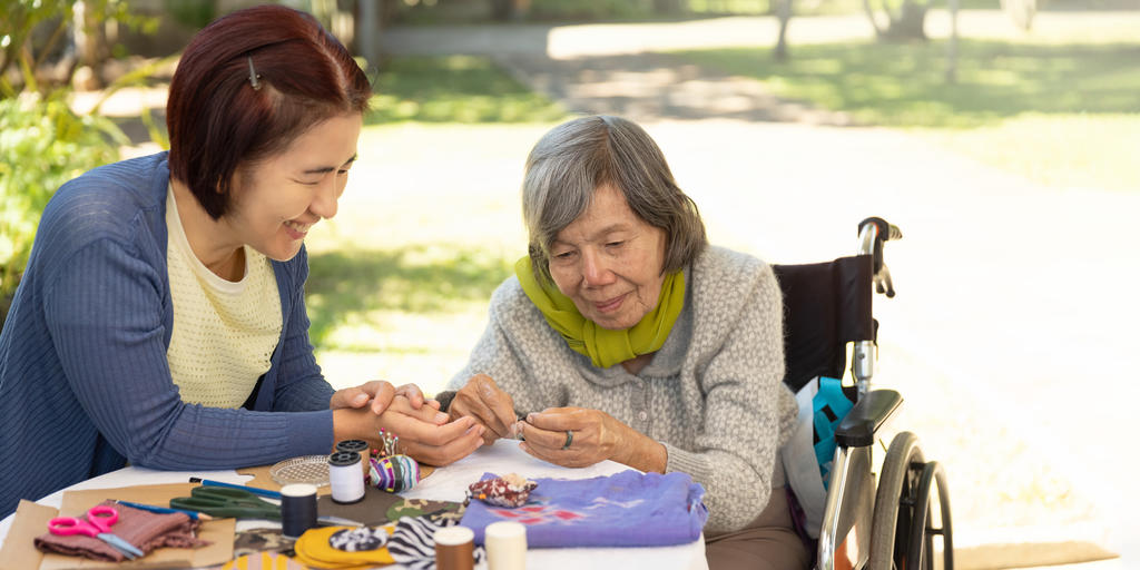 Multi-Sensory Approach Benefits Communication With Those Living With Dementia - Vimarsana News