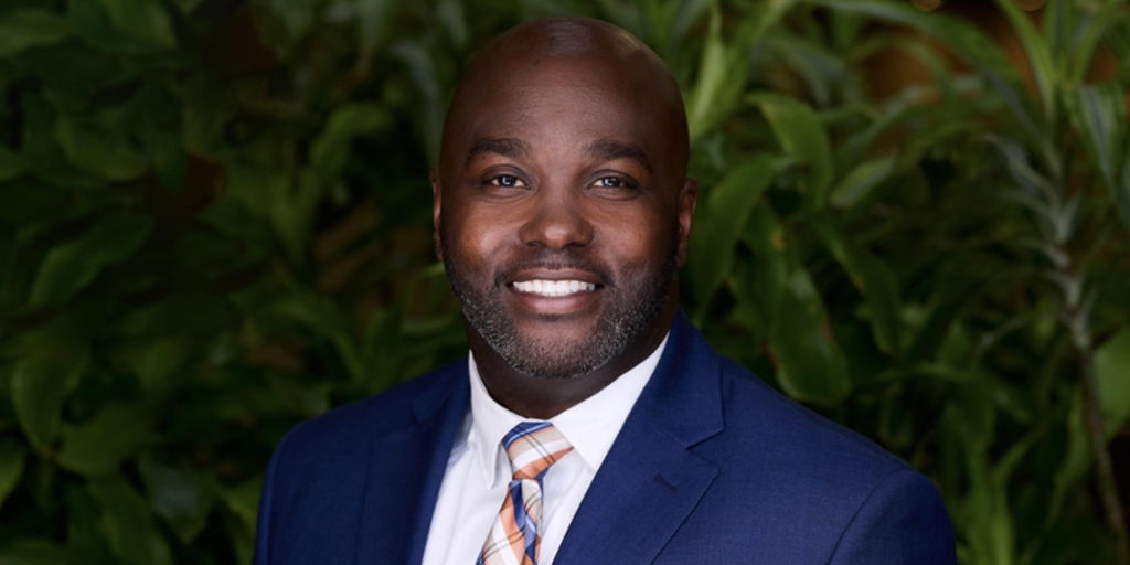 UK alum Rolandas 'Ro' Byrd promotes financial success by meeting people where they are - Vimarsana News
