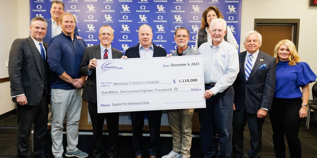 Coaches for the Kids honors Coach Mark Stoops with $1.1 million gift to Kentucky Children's Hospital - Vimarsana News