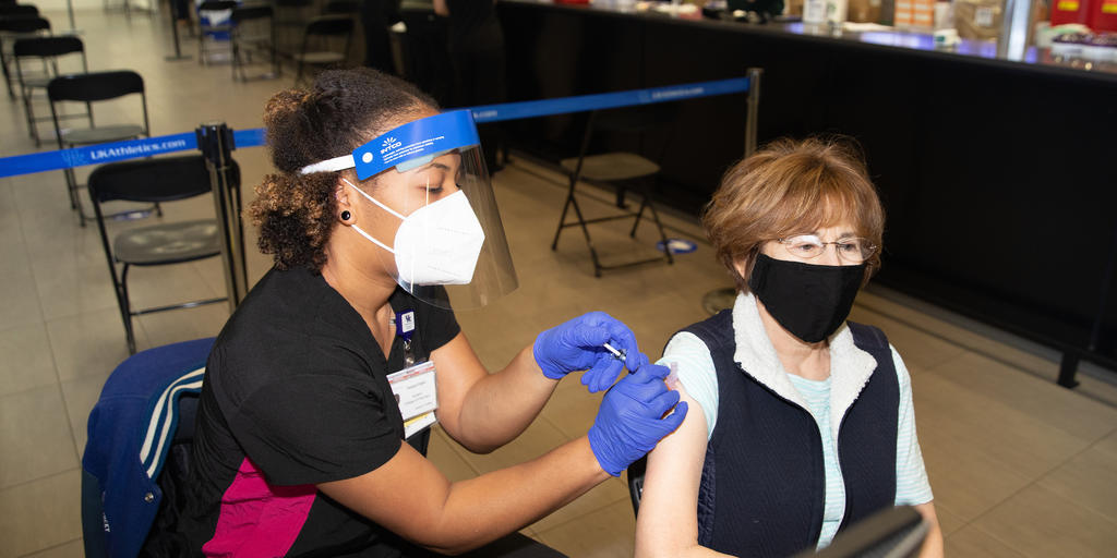 Successful 1st Day for UK COVID-19 Vaccination Clinic - Vimarsana News