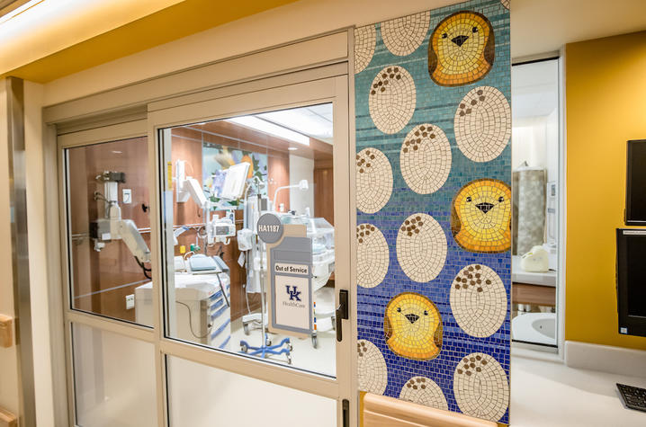 Photo of patient room in the neonatal intensive care unit