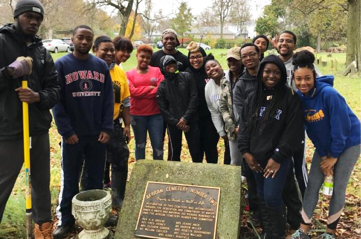 UK MANRRS students at Cemetery Beautification Project. Photo by Carley Fort.
