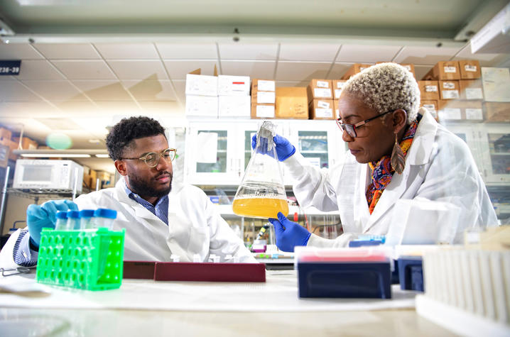 This is a photo from inside a lab at the UK College of Medicine.