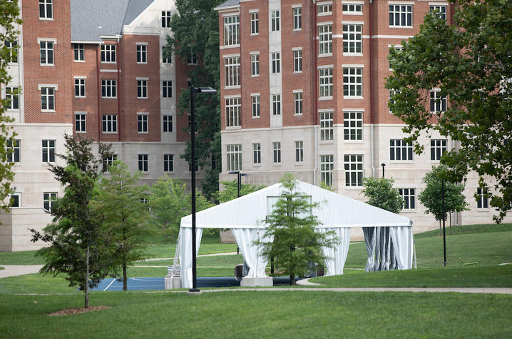 A canopy in front of a residence hall. Mark Cornelison | UKphoto