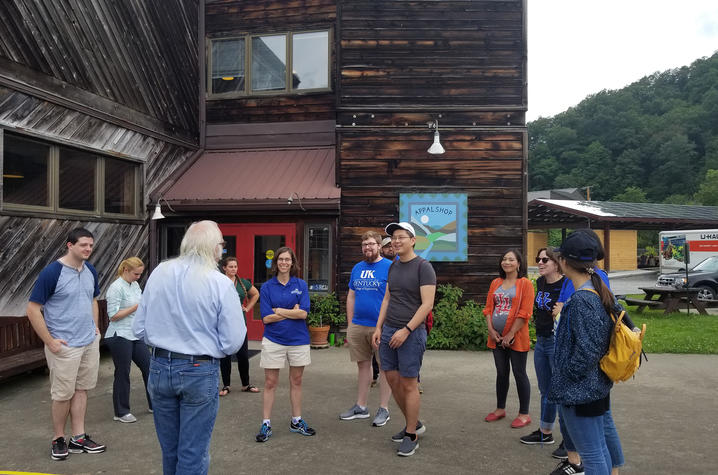 photo of Herby Smith and UK, U of L trainees in Whitesburg