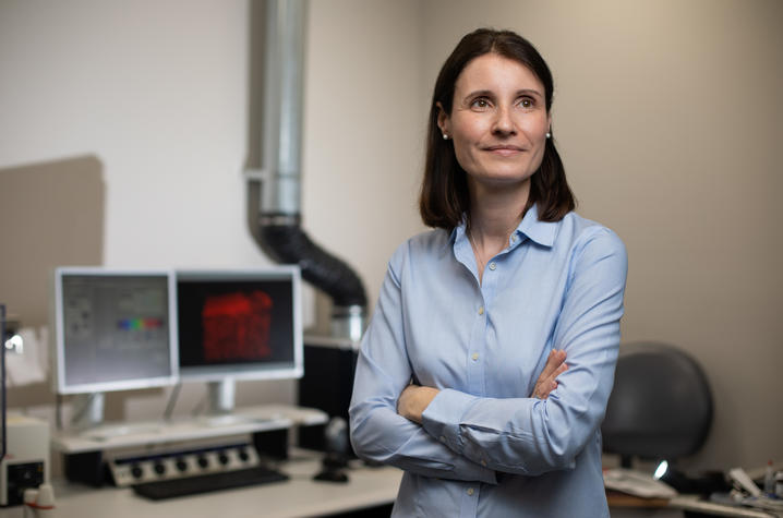 Anika Hartz, a researcher for the Sanders-Brown Center on Aging in the Microscopy Lab on July 1, 2021. Photo by Pete Comparoni | UKphoto