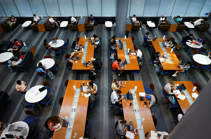 Students studying inside Gatton College of Business and Economics 