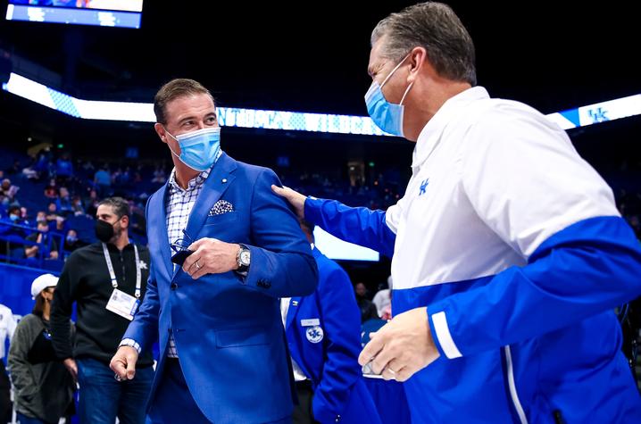 Coach Matthew Mitchell commends UK HealthCare after unexpected brain  surgery | UKNow
