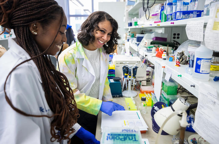 Linda Omali and Alexis Smith in the lab.